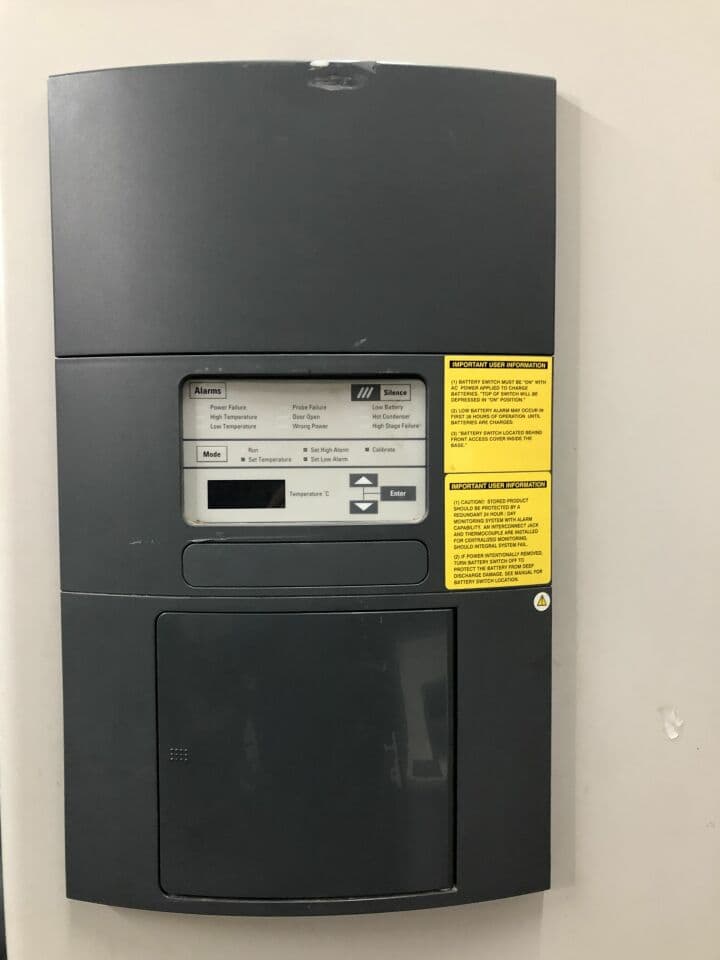 Thermo Fisher Scientific Freezer Rev DXF 40040A Laboratory Refrigerator Freezer thumbnail 4