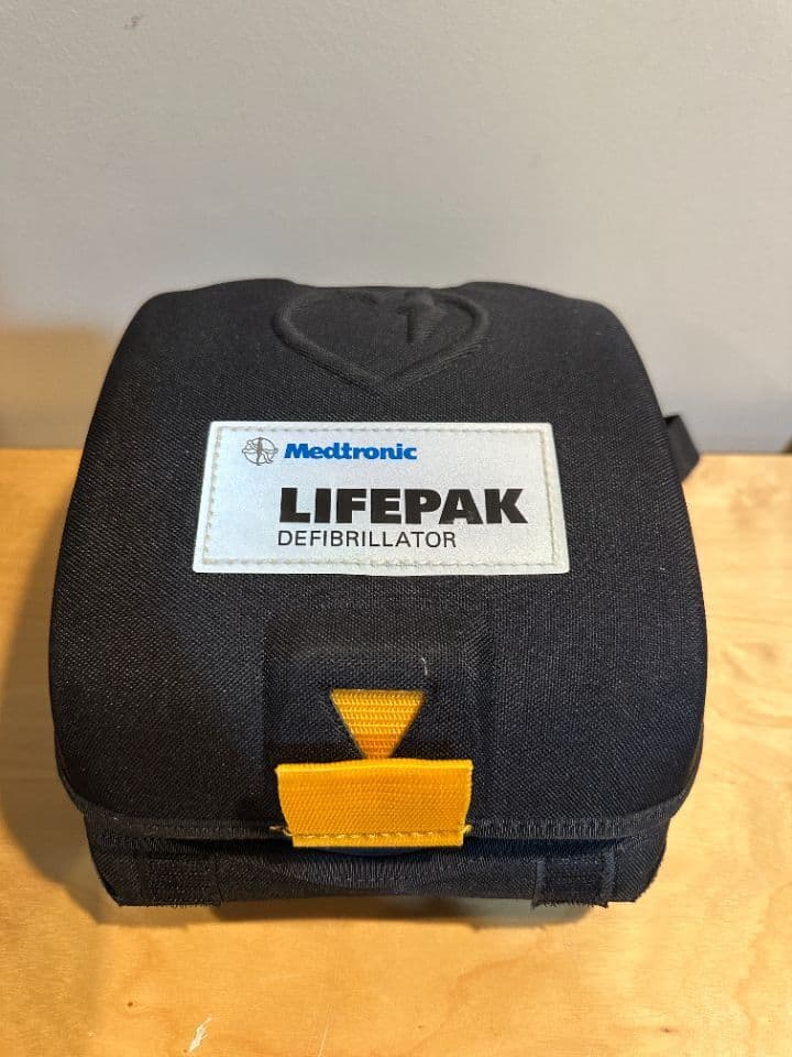 Physio-Control Medtronic Lifepak CRplus Automated External Defibrillator thumbnail 2