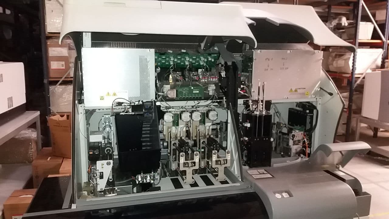 High-Throughput Immunology Testing — Beckman Coulter UniCel DxI 800 Immunoassay Analyzer thumbnail 2
