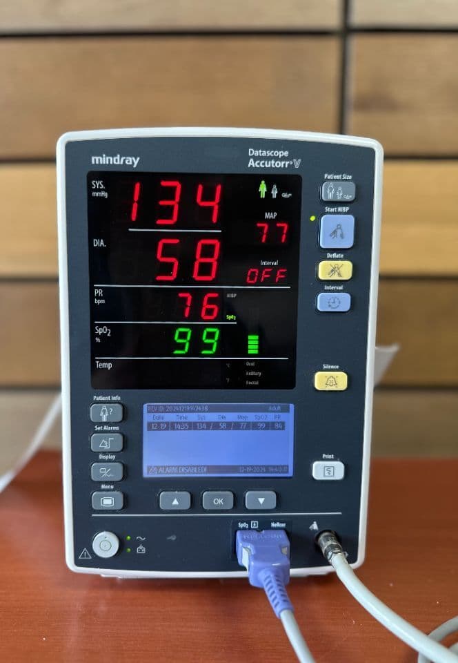 Datascope Accutorr V Portable Vital Signs Patient Monitor thumbnail 3