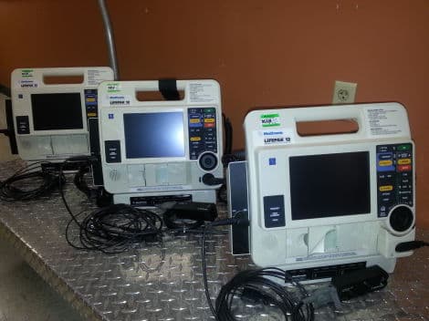 Medtronic LifePak 12 Biphasic Defibrillator Monitor thumbnail 2