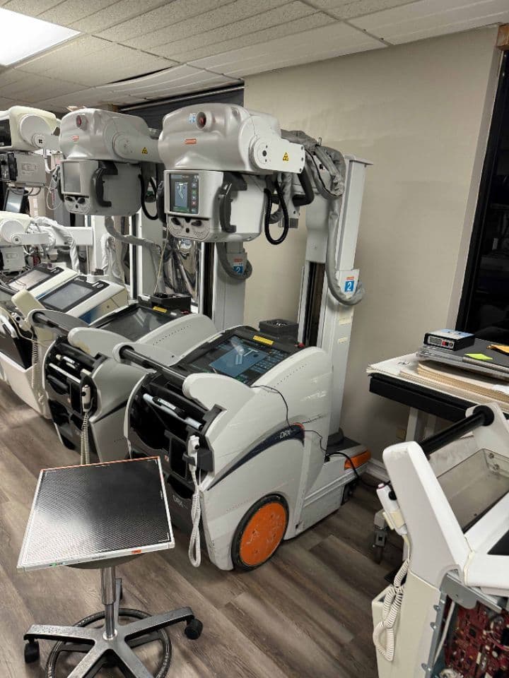Carestream DRX-Revolution Wireless Portable X-Ray System thumbnail 3