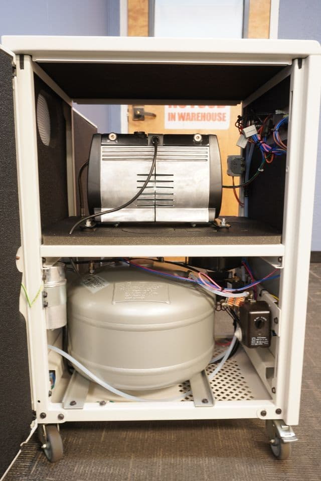 For Sale JUN-AIR OF302-25MQ2 Medical Oil-Free Air Compressor thumbnail 7