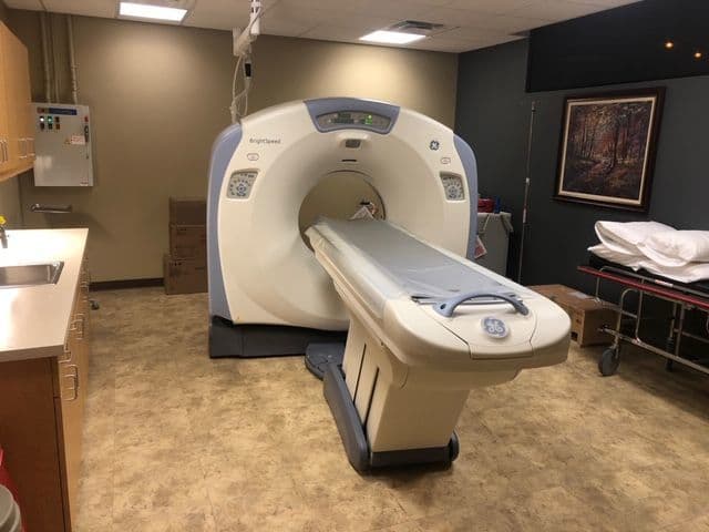 GE BrightSpeed 16-Slice CT Scanner System image 1