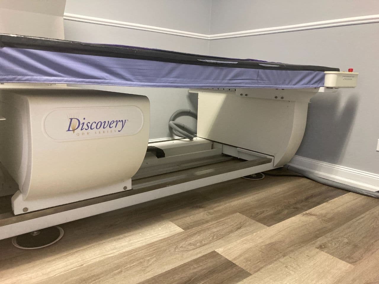 Advanced Bone Densitometry with the Hologic Discovery QDR System thumbnail 2