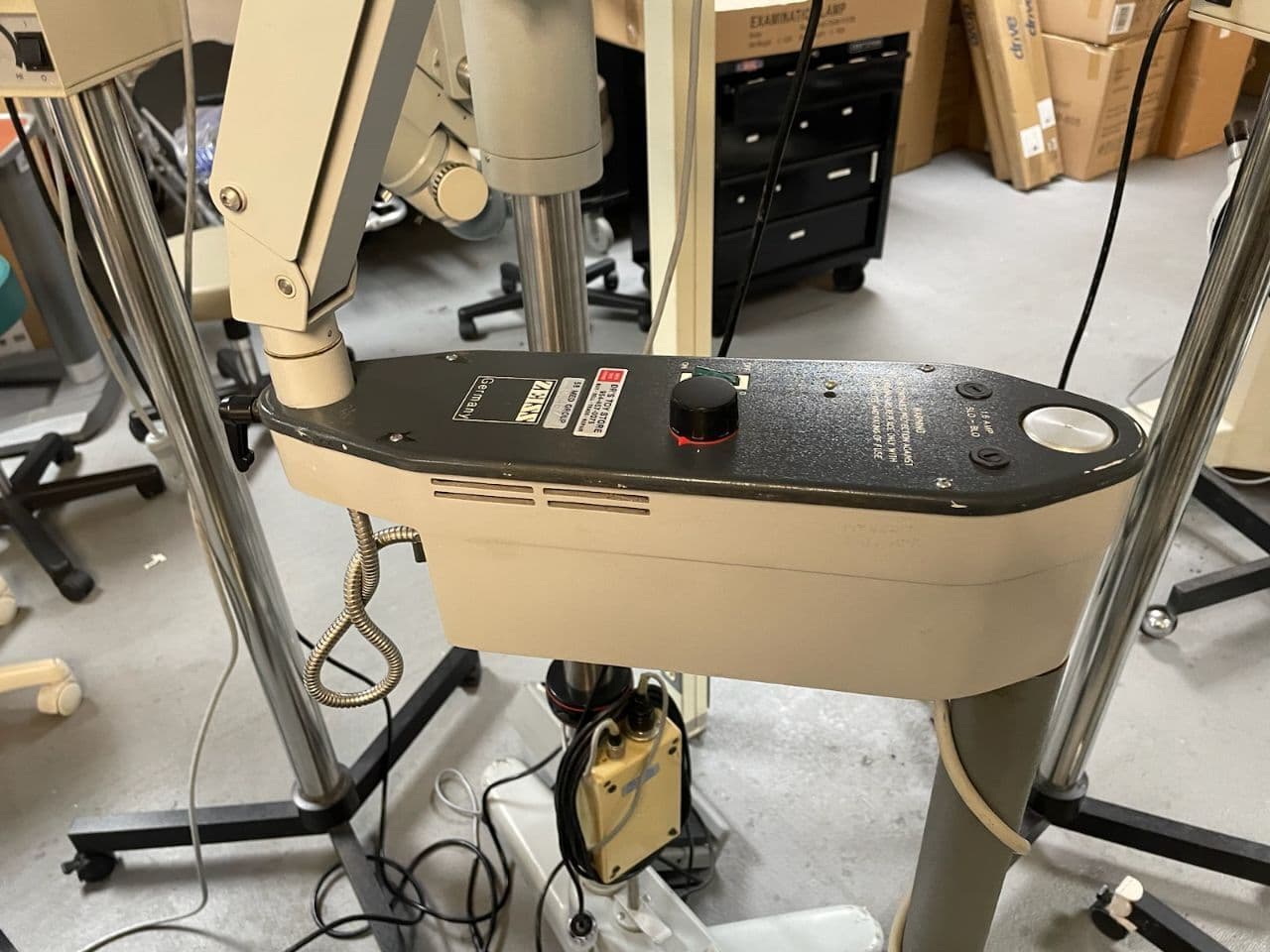 Carl Zeiss OPMI 99 Operating Room Microscope thumbnail 3