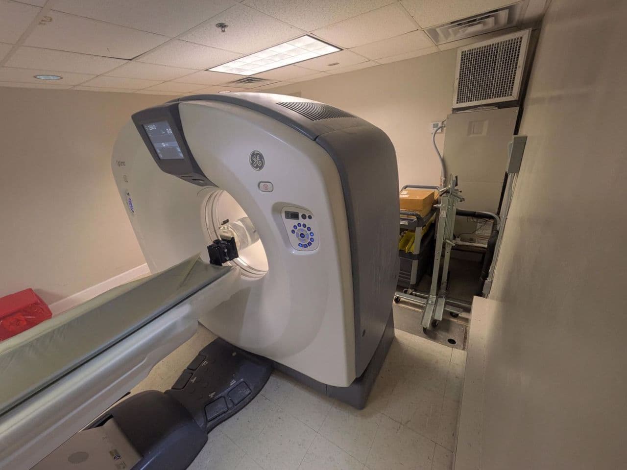 GE Optima CT660 Computed Tomography Scanner thumbnail 2