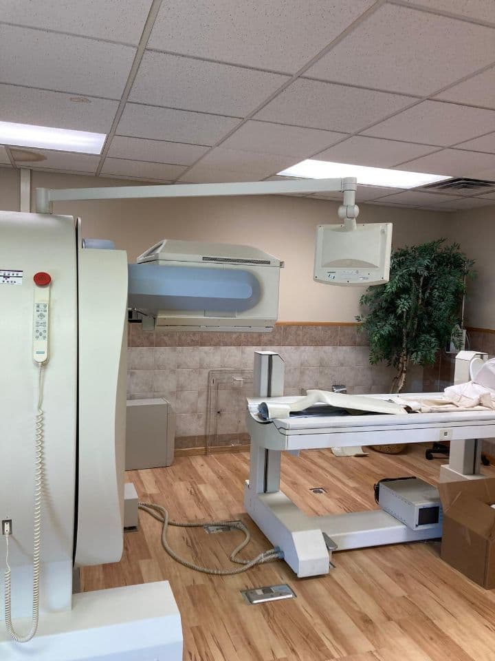 Nuclear Medicine Imaging System — Siemens E.cam Single-Head Gamma Camera thumbnail 3