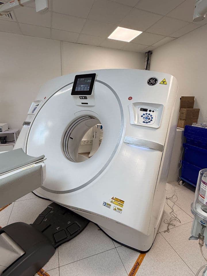 GE Revolution Frontier 2019 CT Scanner thumbnail 8