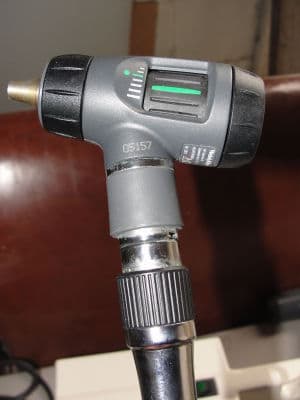 Welch Allyn Wall-Mounted Diagnostic Set with Otoscope and Panoptic Ophthalmoscope thumbnail 2