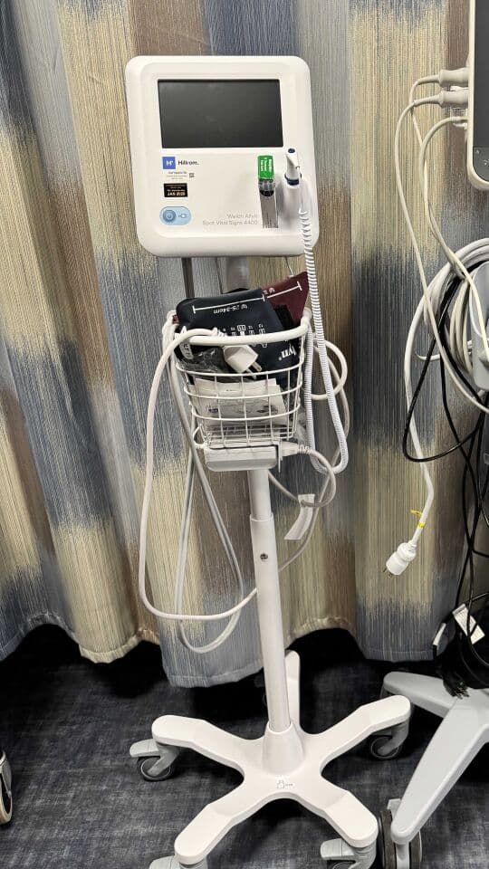 Welch Allyn 44WT Spot Vital Signs Monitor with Mobile Cart thumbnail 2