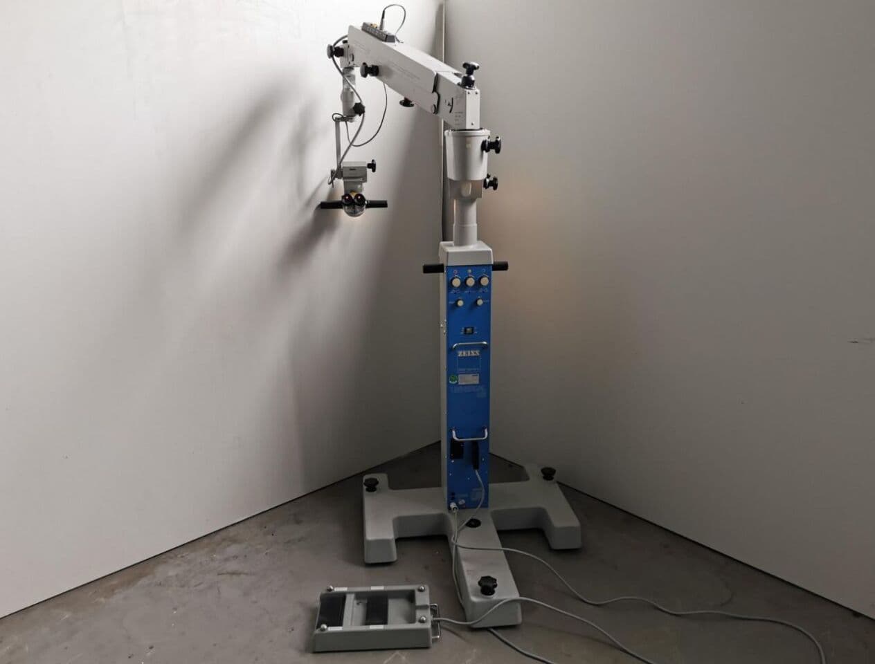Carl Zeiss Universal S3 Surgical Operating Microscope