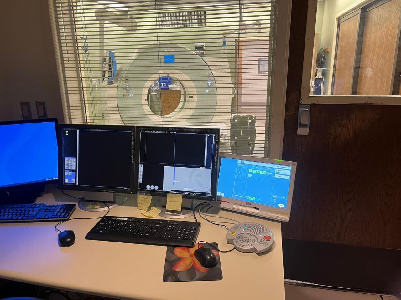 For Sale SIEMENS Definition AS 64 CT Scanner Condition : thumbnail 2