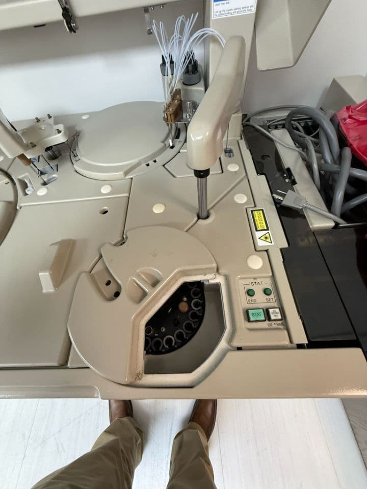 Automated Chemistry Analyzer — Olympus AU400 thumbnail 2