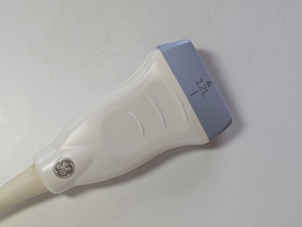 GE 12L-RS Linear Array Ultrasound Transducer thumbnail 3