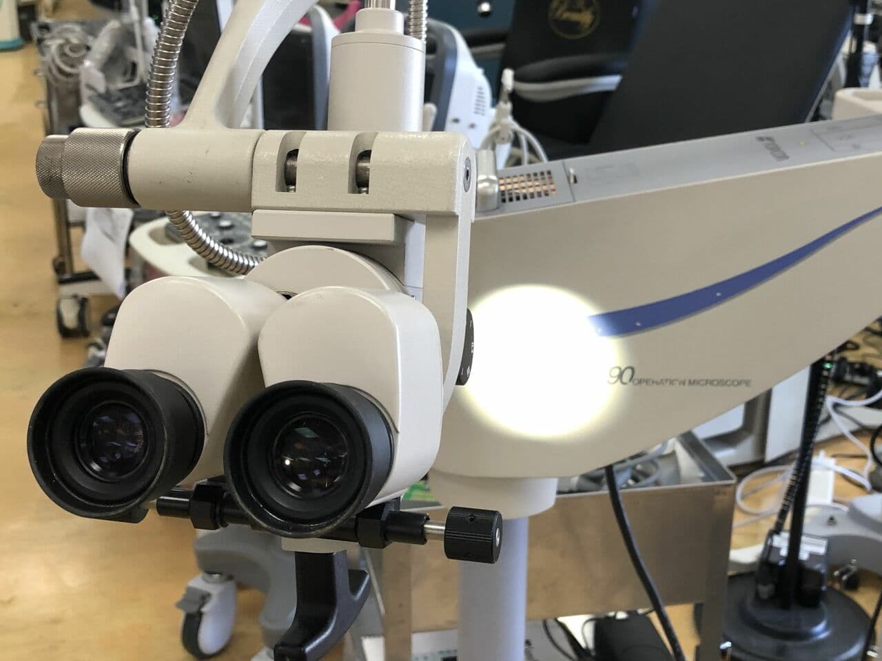 Topcon OMS 90 Ophthalmic Surgical Operating Microscope thumbnail 3