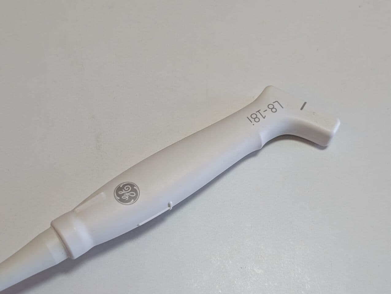 GE L8-18i-RS Linear Ultrasound Transducer thumbnail 3