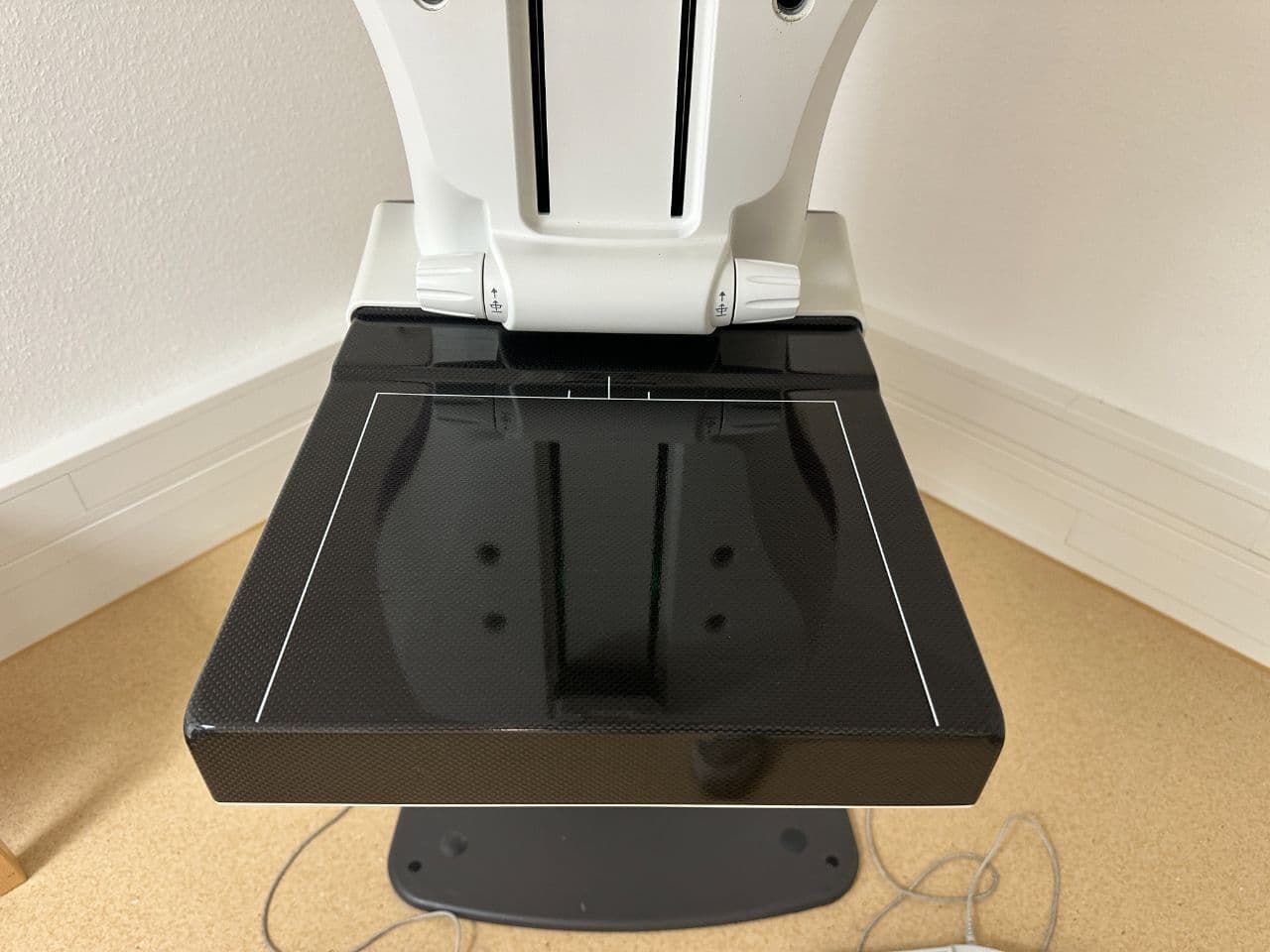 GE Senographe Crystal Nova Analog Mammography Unit thumbnail 3