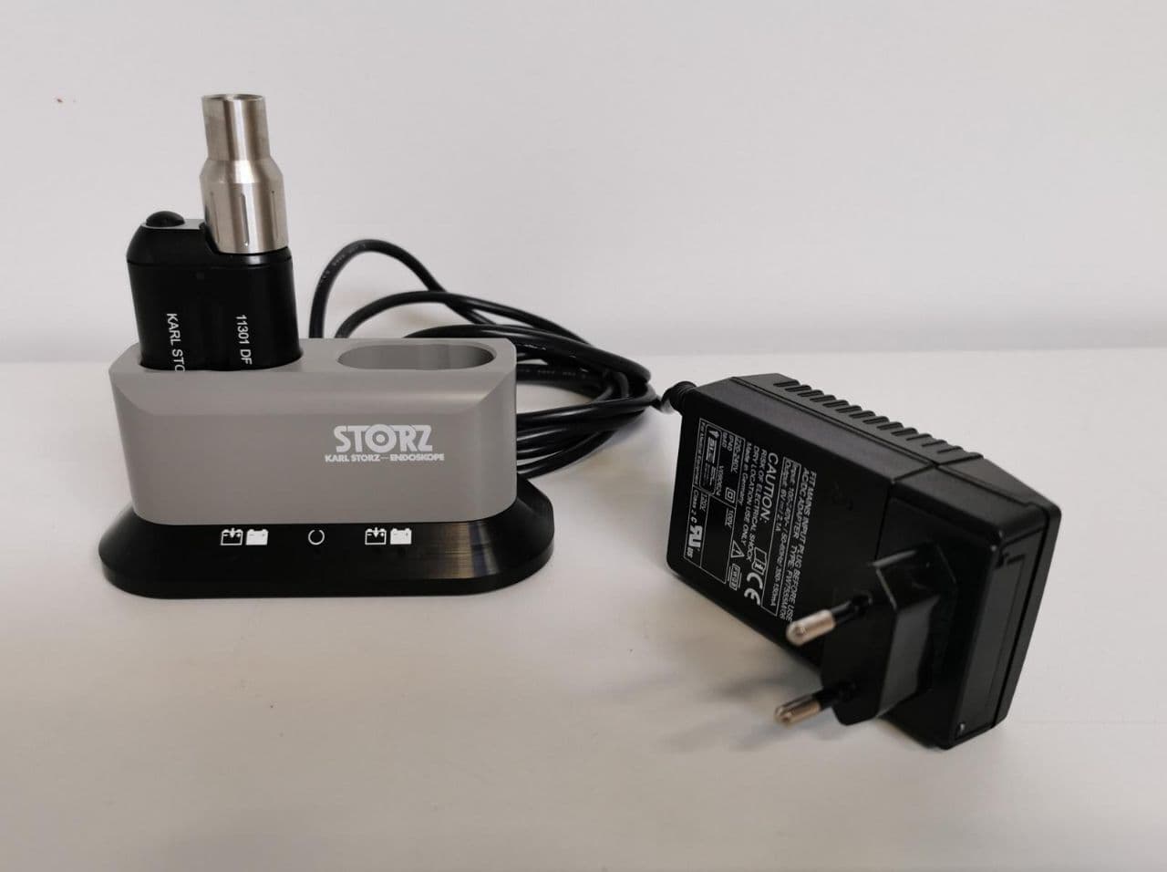 Karl Storz 11301 DG Endoscopic Light Source for Surgical Illumination thumbnail 8
