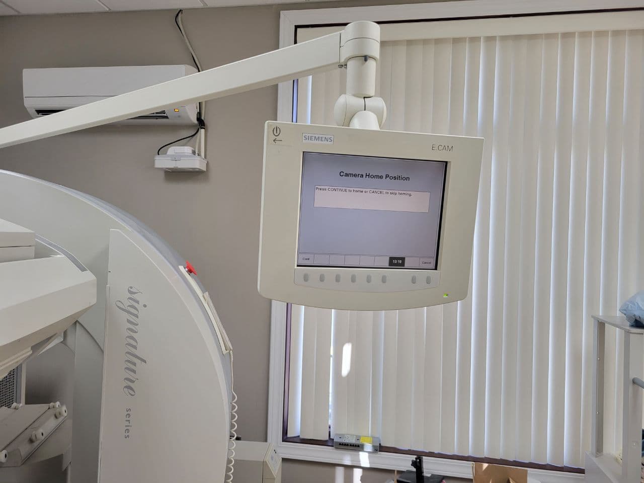 Siemens E-Cam Dual-Detector Nuclear Gamma Camera for General Nuclear Medicine thumbnail 2