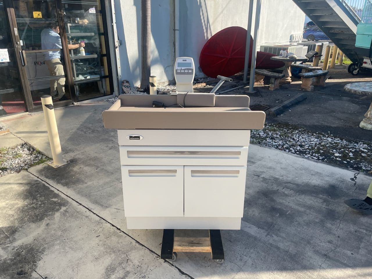 Midmark 640 Power Examination Table
