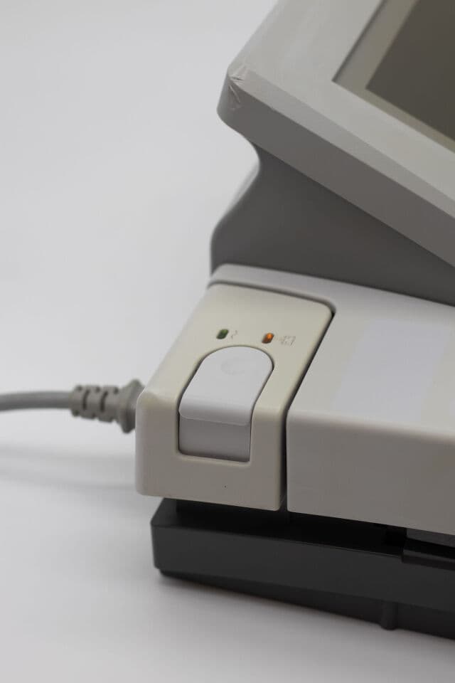 GE Healthcare MAC 3500 EKG Machine for Basic 12-Lead ECG Analysis thumbnail 4