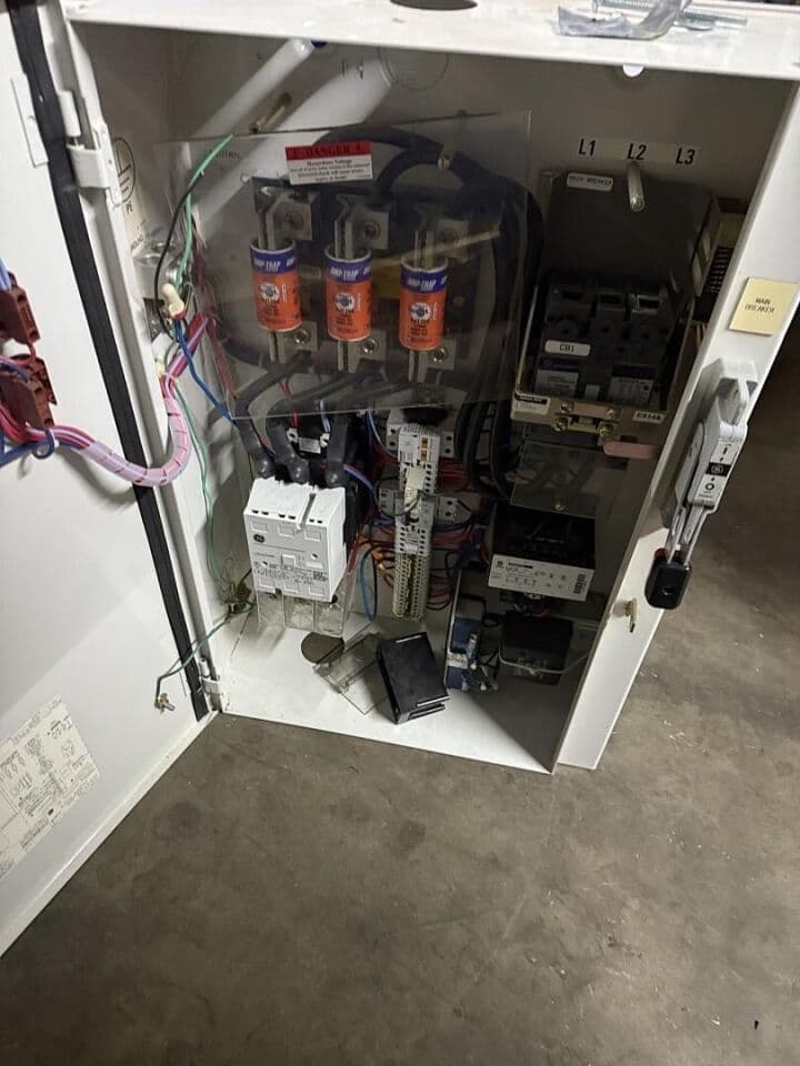 GE 978869 CT System Main Disconnect Panel (125A) thumbnail 4