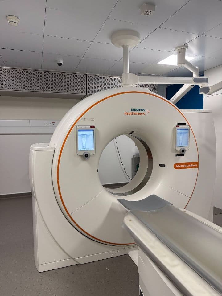 Siemens Confidence CT Scanner System thumbnail 3