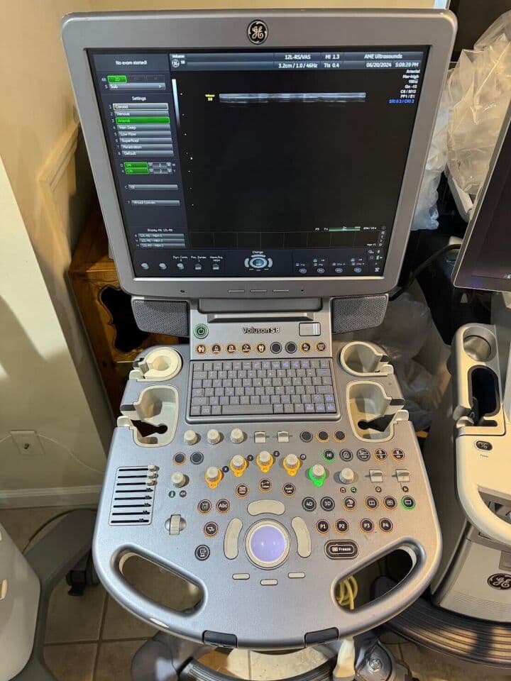 GE Voluson S8 3D/4D Ultrasound System thumbnail 4