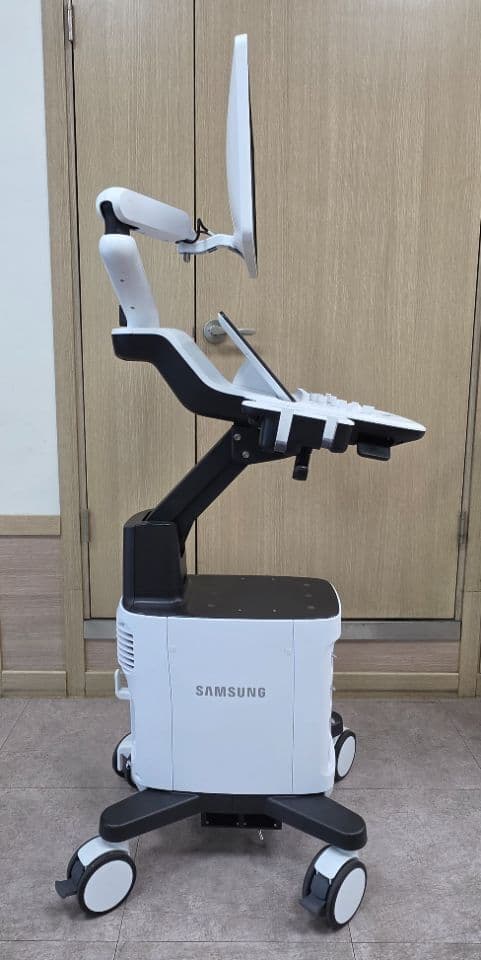 Samsung V5 OB/GYN and Vascular Ultrasound System thumbnail 4