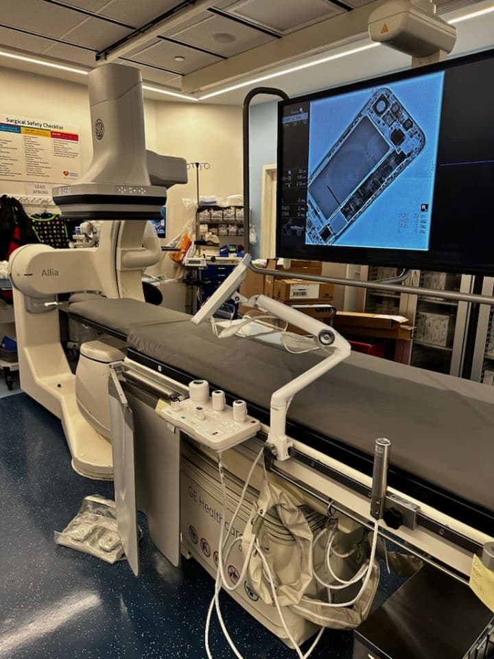 GE Allia IGS 530 Cardiovascular Cath Lab System thumbnail 3