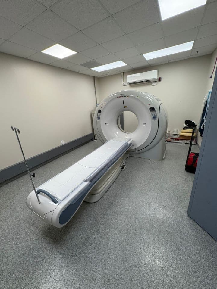 For Sale TOSHIBA Aquilion 64 CT Scanner thumbnail 2