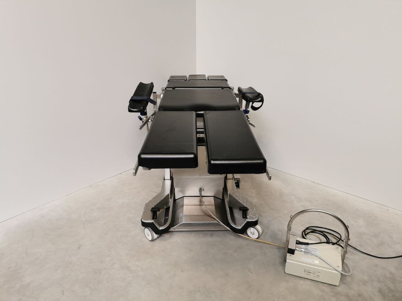 Surgical O/R Table — Maquet 1150.30A0 / 1150.81A0 / 1150.01C1 thumbnail 3