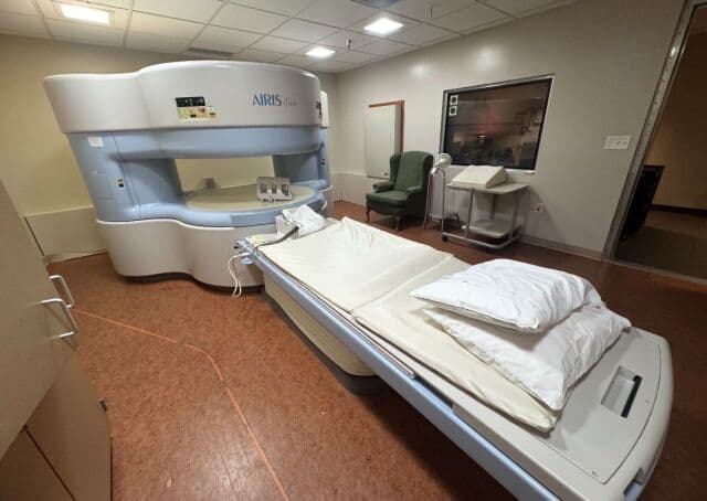 Hitachi AIRIS Elite | Open MRI Scanner | 0.3T Permanent Magnet MRI | Claustrophobic-Friendly Imaging | Low Operating Cost MRI thumbnail 2