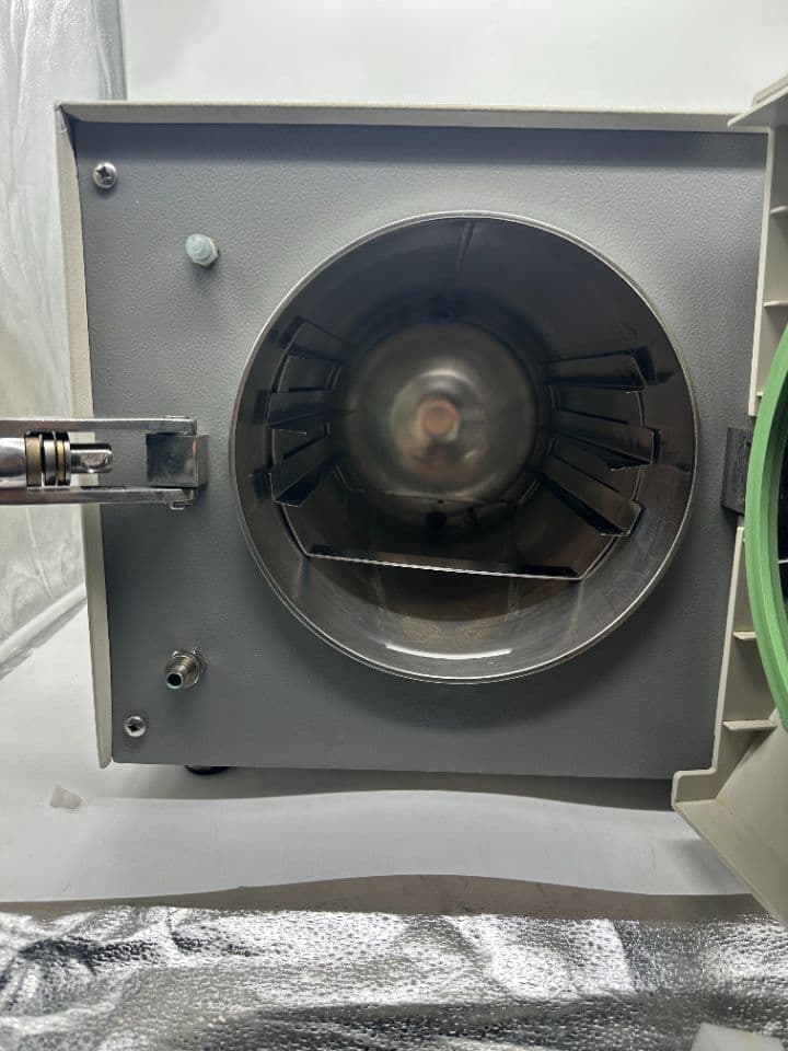 Tuttnauer 234UEA Tabletop Autoclave thumbnail 6
