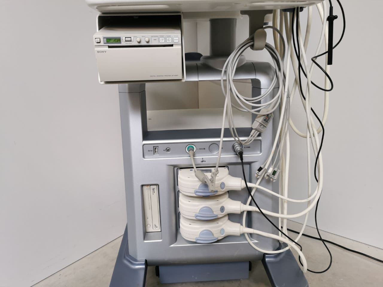 LOGIQ P5 General Purpose Ultrasound System by GE Healthcare thumbnail 7