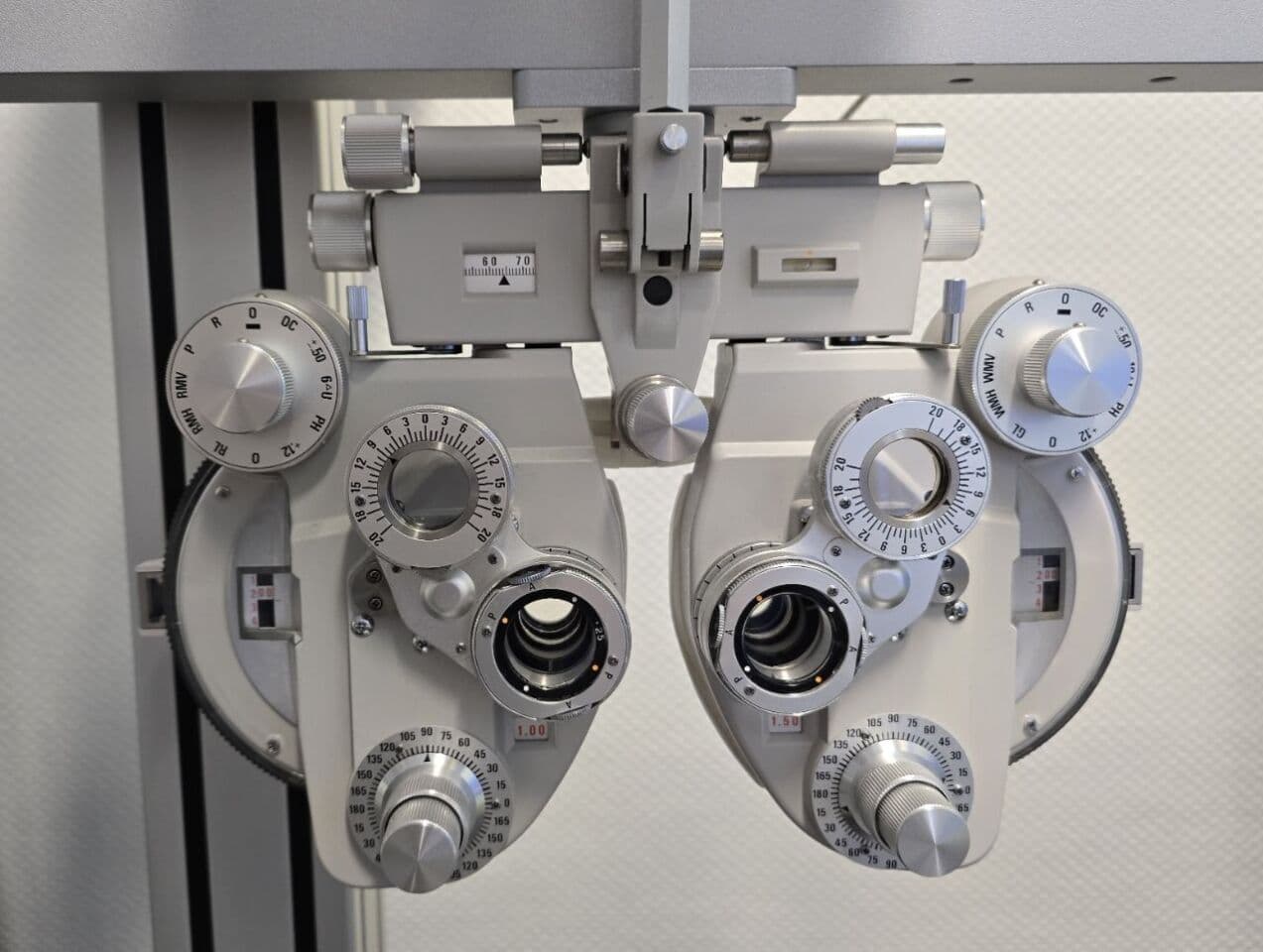 Topcon ACP-8 Ophthalmic Refraction Unit with SL-D7 and Haag-Streit AT 900 thumbnail 5