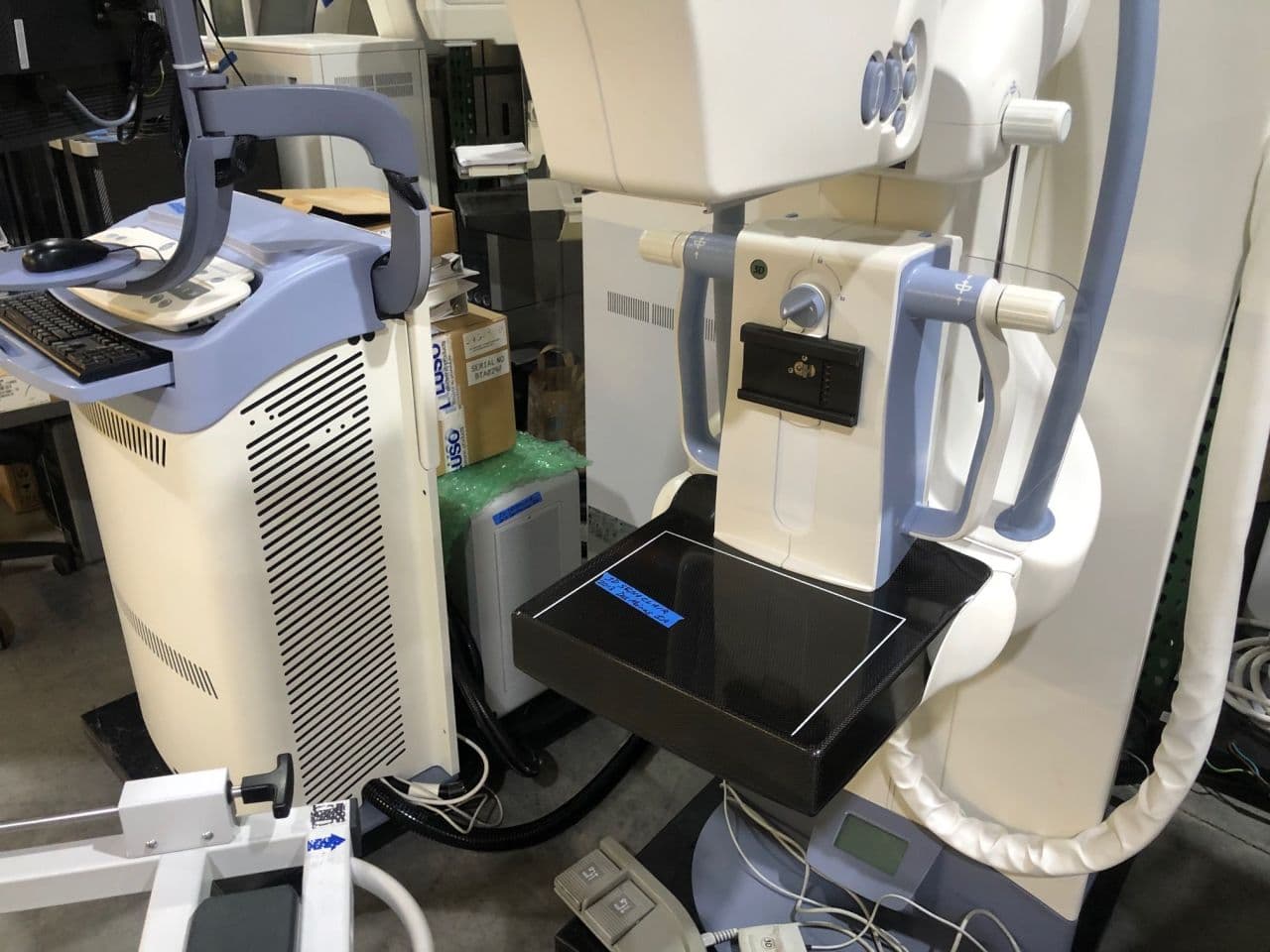 GE 3D SenoClaire Tomosynthesis Digital Mammography Unit thumbnail 4