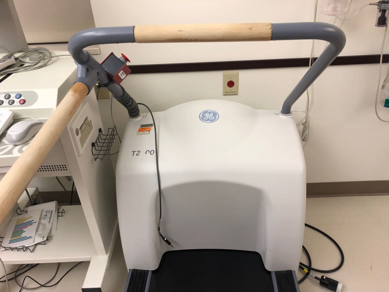 GE Healthcare T-2100 TM Treadmill for Cardiac Stress Testing thumbnail 4