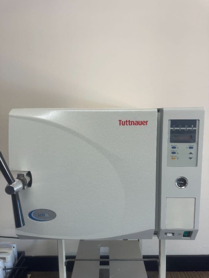 Tuttnauer 3870EL Automatic Tabletop Autoclave thumbnail 2