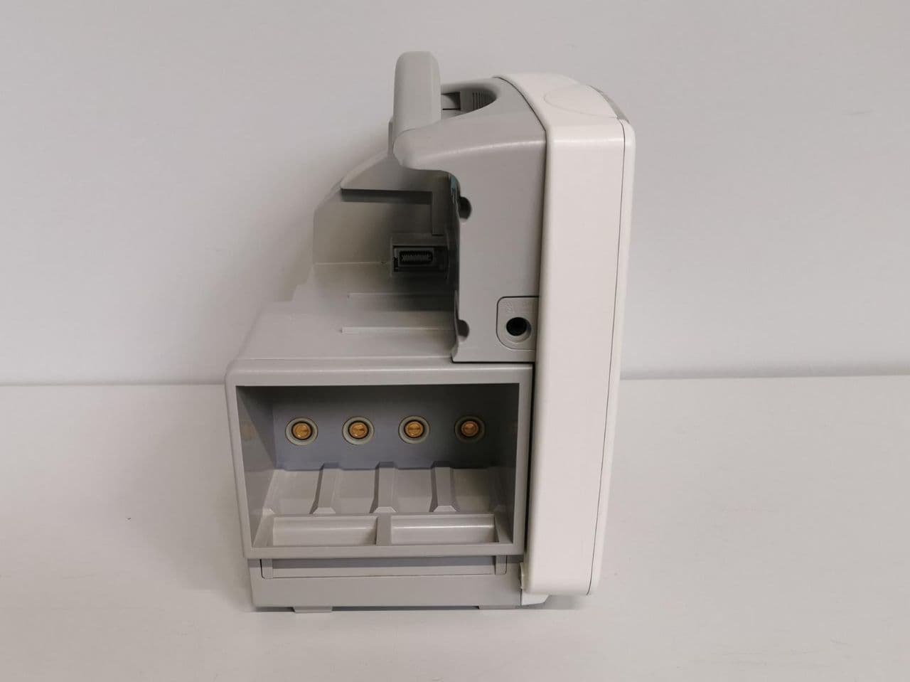 Philips IntelliVue MP50 Bedside Patient Monitor thumbnail 5