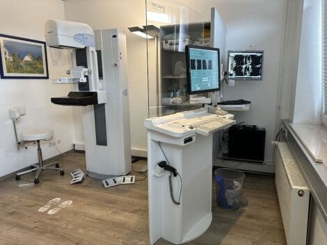 Digital Breast Imaging Mammography System — Hologic Lorad Selenia