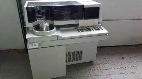 Hitachi 705 Automated Chemistry Analyzer thumbnail 2