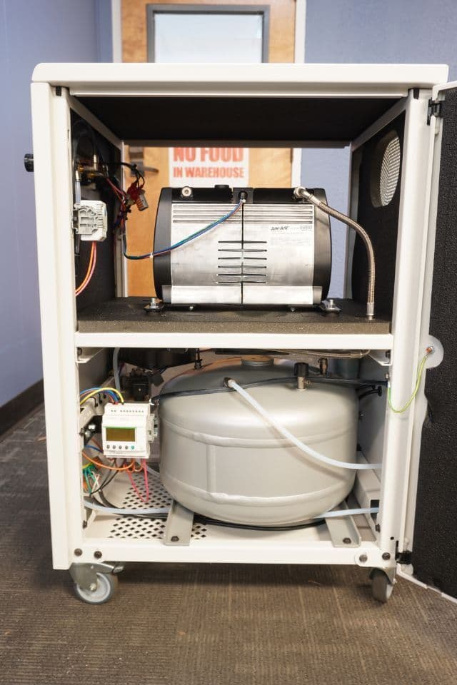 For Sale JUN-AIR OF302-25MQ2 Medical Oil-Free Air Compressor thumbnail 8