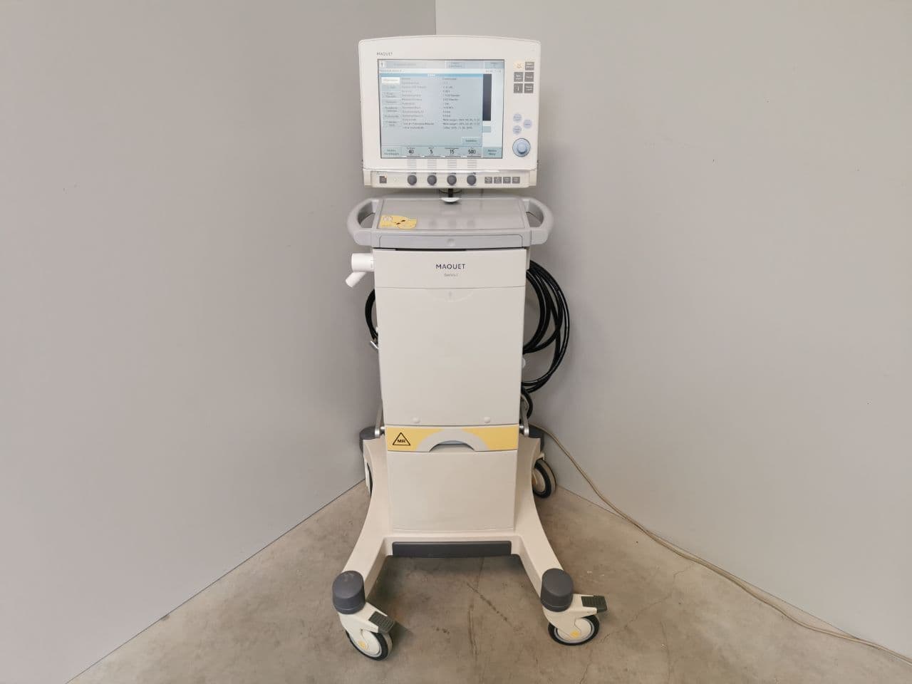 Maquet Servo-i Critical Care Ventilator System thumbnail 2