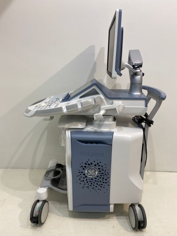 GE Voluson E8 BT21 4D Ultrasound System image 1