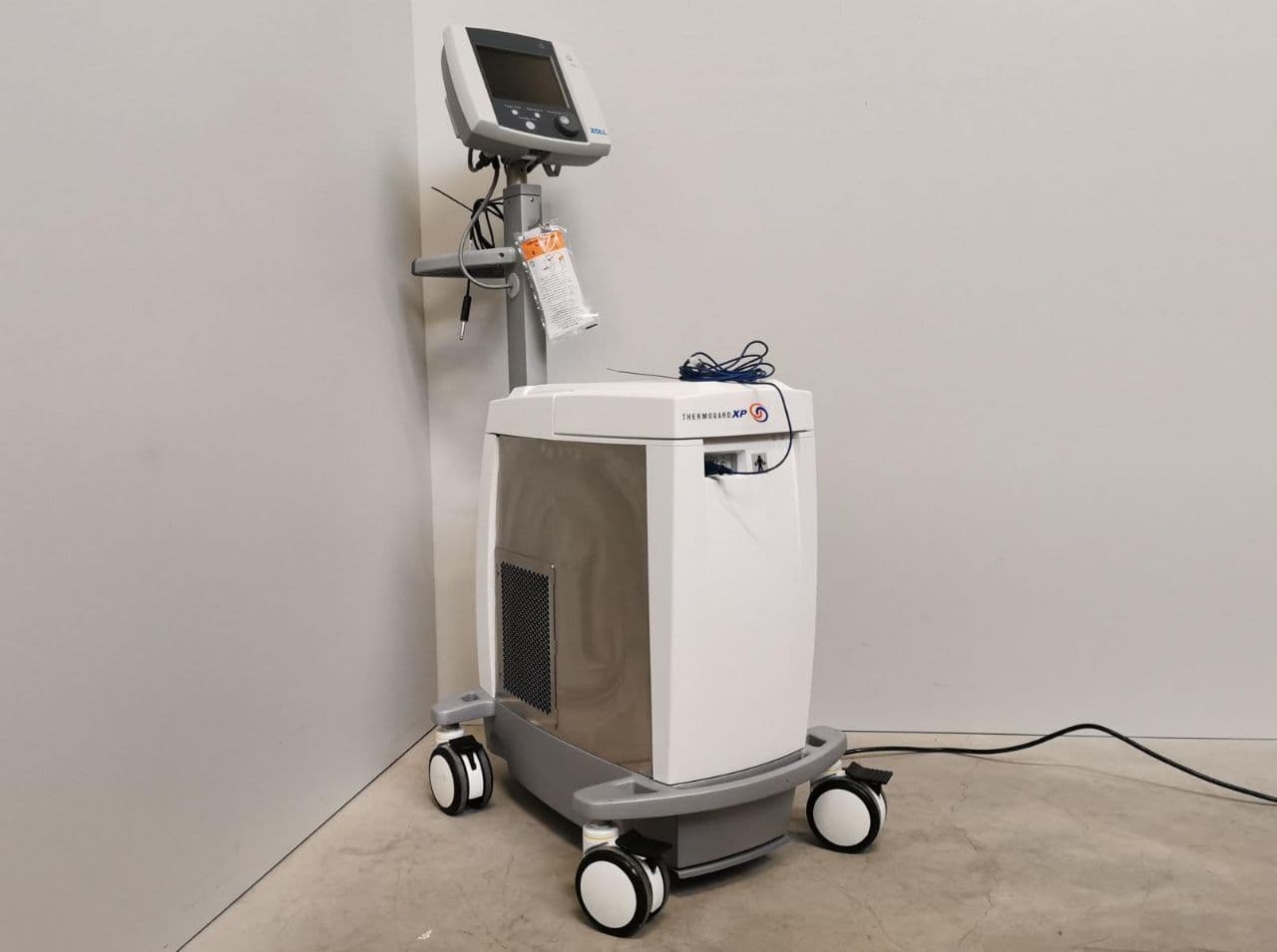 ZOLL Thermogard XP (TGXP) Intravascular Temperature Management System
