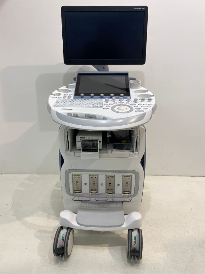 GE Voluson E10 BT19 4D Ultrasound System image 1
