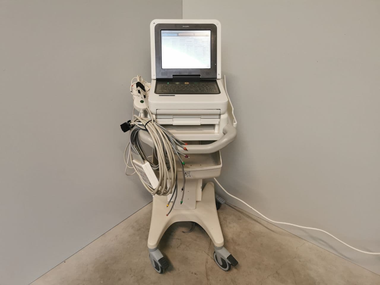 Advanced Cardiac Diagnostics with the Philips PageWriter TC50 ECG Unit thumbnail 2
