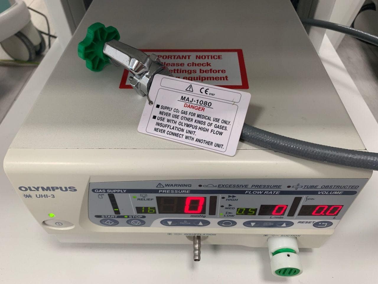 OLYMPUS UHI-3 High-Flow Insufflator for Endoscopic Procedures thumbnail 4